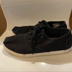 Men’s TOMS size 8.5 eu 41